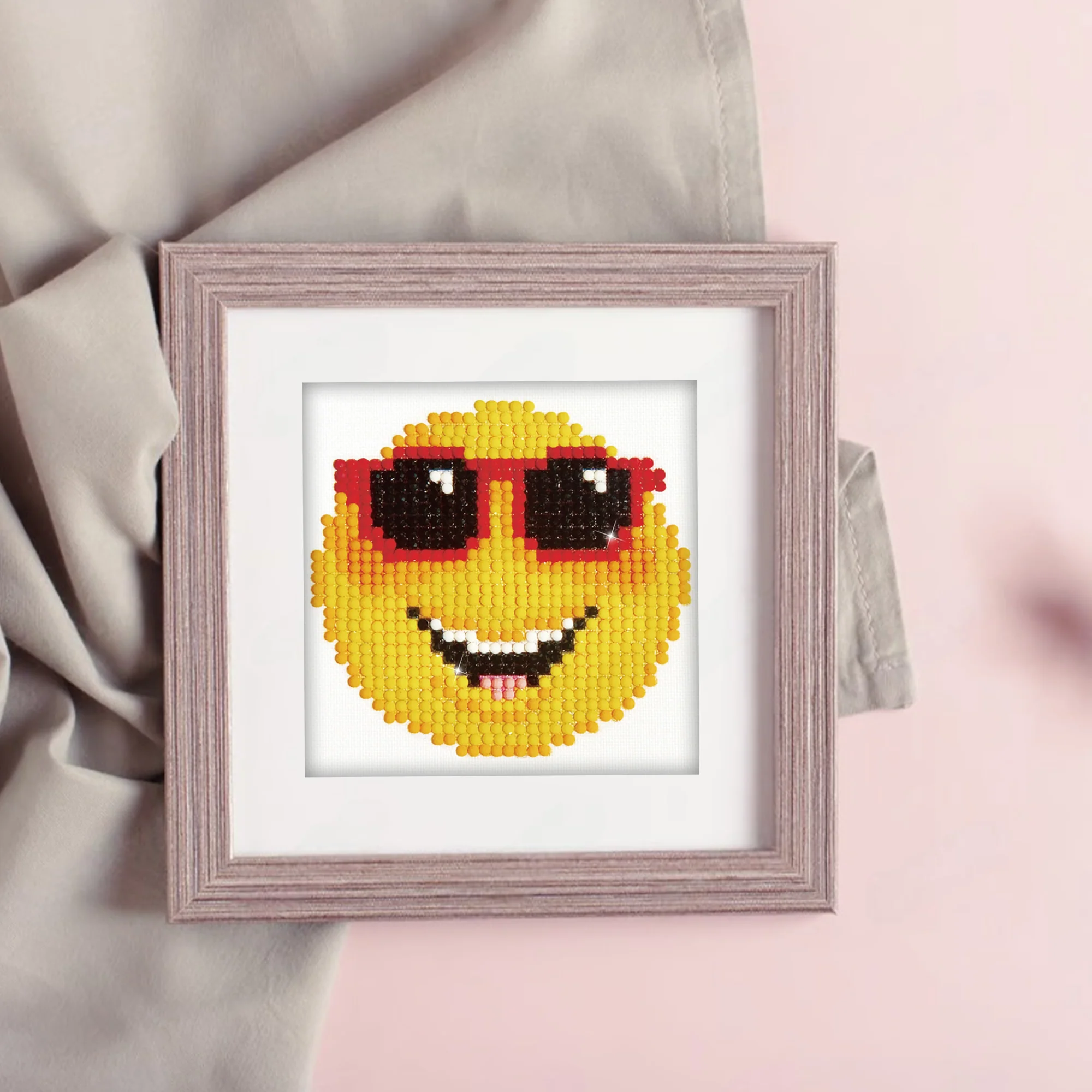 Diamond Dotz Smiling Face - 4.0" x 4.0" - Image 2